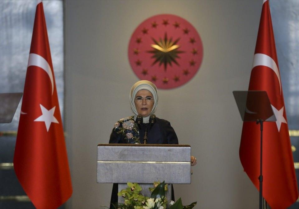 <p>Emine Erdoğan, programda konuşma yaptı.</p>
