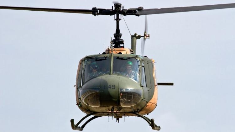 <p>16 Mart 2006 - Erzincan'a gitmekte olan UH-1 tipi askeri helikopter Erzincan'a 55 km uzaklıkta, yüksek gerilim hattına çarparak düştü.Kazada 5 asker şehit olurken, bir asker de yaralı kurtuldu.</p>