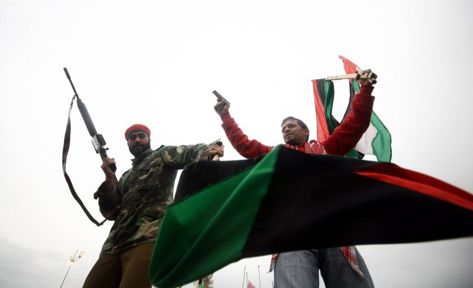 <p>Afrika'nın en büyük petrol rezervlerine sahip Libya'da, 17 Şubat 2011'de başlayan ayaklanmaların ardından Kaddafi dönemi, NATO'nun askeri müdahalesi ile sona erdi. Ancak istikrarsızlık ve belirsizliklerle geçen sekiz yılda, Libya'daki aktörlerin iktidar ve doğal kaynaklar için savaşı devam ediyor. </p>

<p> </p>
