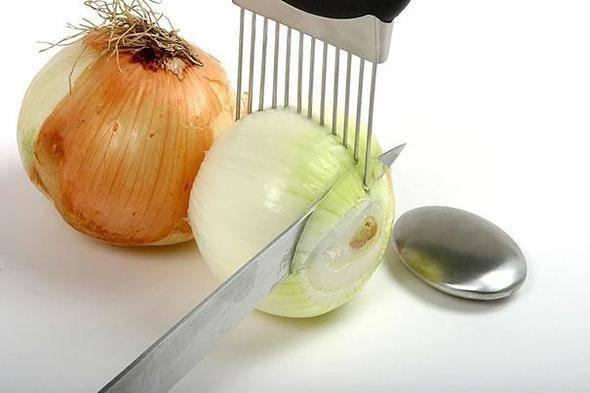 <p>Elinizi değil soğanı kesmenizi sağlayan araç</p>
<p> </p>