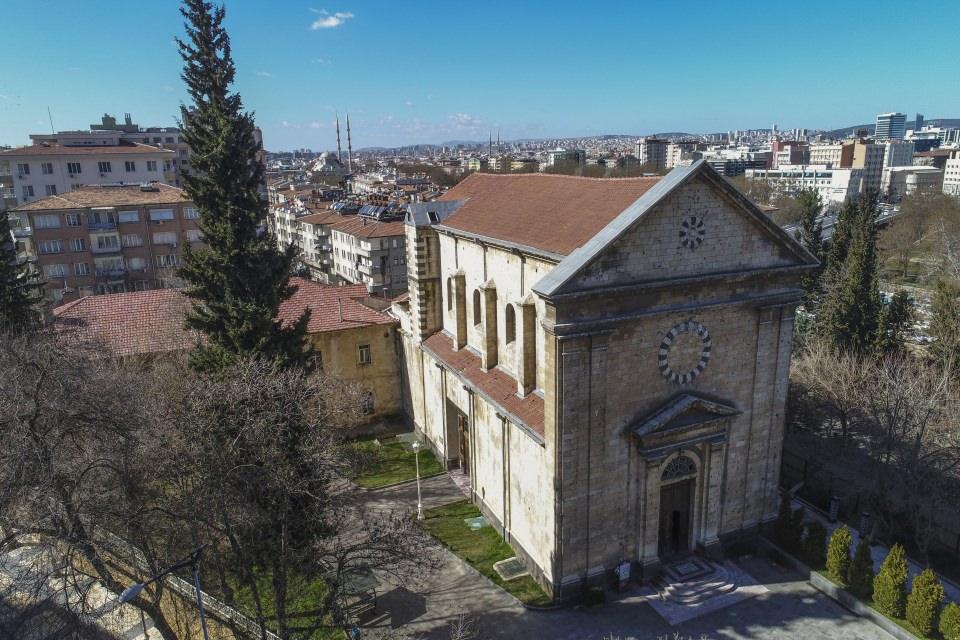 <p>Gaziantep Büyükşehir Belediye Başkanı Fatma Şahin, AA muhabirine yaptığı açıklamada, yeni kurulan dünya düzeninde kültürel eserlerin yükselen bir değer olduğunu dile getirdi. </p>
<p> </p>