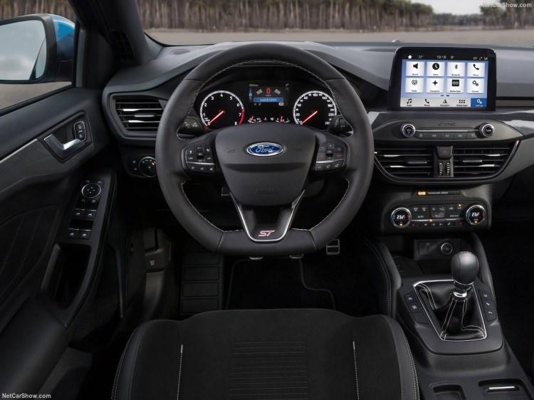 <p>Yeni Ford Focus ST, 0-100 km/s hıza 6 saniyede ulaşabiliyor.</p>
