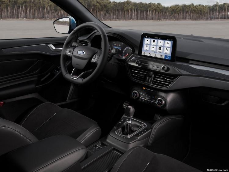 <p>Yeni Ford Focus ST, iki motor ve iki gövde seçeneği ile satışa sunulacak.</p>
