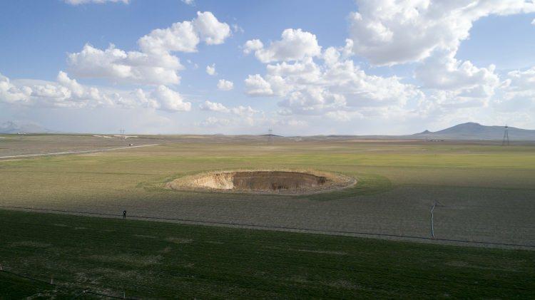 <p>Bunun yeri ve zamanını tam olarak tespit etmenin mümkün olmadığını vurgulayan Nalbantçılar, şöyle konuştu:</p>
<p> </p>