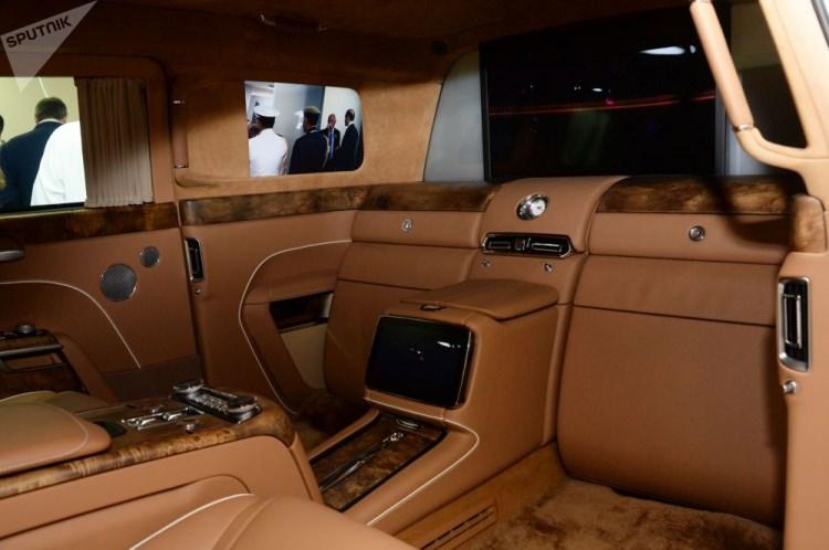 <p>Birleşik Arap Emirlikleri’nin (BAE) başkenti Abu Dhabi’de düzenlenen IDEX 2019 Uluslararası Savunma Fuarı'nda Rusya Devlet Başkanı Vladimir Putin’in makam aracı Aurus limuzininin tanıtımı yapıldı.</p>

<p> </p>
