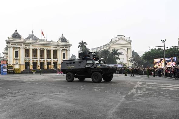 <p>Güney Kore Devlet Başkanı Moon Jae-in ve Kuzey Kore lideri Kim Jong-un, 27 Nisan 2018'de iki ülke sınırındaki Panmunjom ateşkes köyünde bir araya gelmişti.</p>
<p> </p>