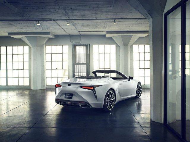 <p>Tanıtılacak modellerden Lexus LC Convertible konsepti, LC süper coupe’nin üstü açılan versiyonunu temsil ediyor. </p>

<p> </p>
