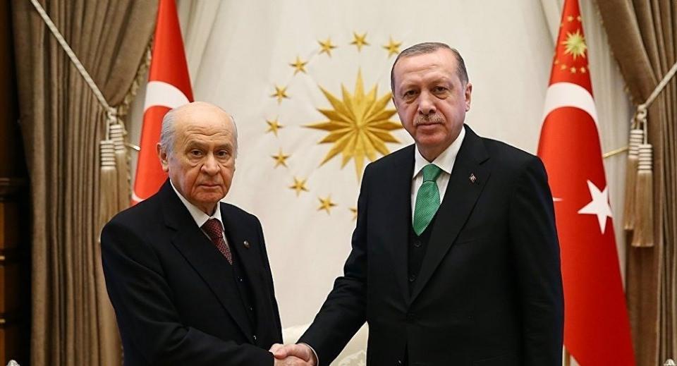 <p>MHP Genel Başkanı Devlet Bahçeli ile de Cumhurbaşkanlığı Külliyesi'nde 6 Şubat'ta bir araya geldi.</p>
