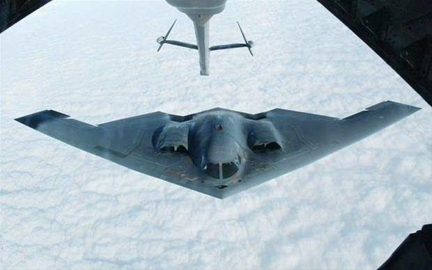<p>Uçak; stratejik bombardıman, uçaksavar ve savunma için gizli teknolojilere sahiptir. Ayrıca bu savaş aracı, nükleer silah taşıyabiliyor.</p>

<p> </p>
