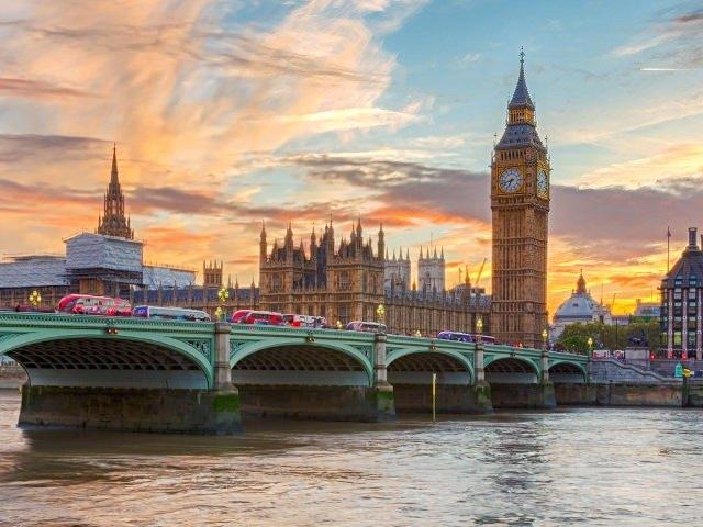 <p>7- İngiltere</p>

<p>1 milyon 200 bin&nbsp;kişi</p>
