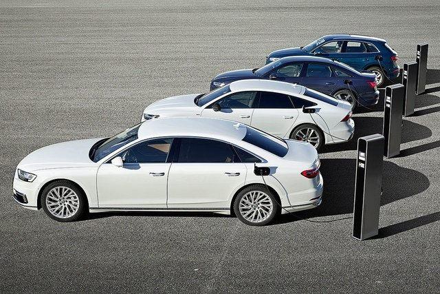 <p>Audi'nin fuarda yeni bir elektrikli SUV model de tanıtması bekleniyor.</p>

<p> </p>

<ul>
</ul>

<ul>
</ul>
