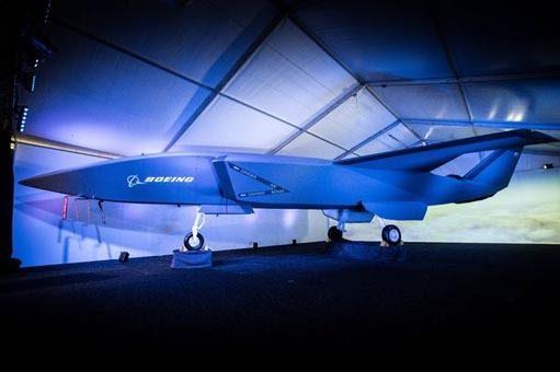<p>Boeing mühendisleri tarafından mavcut askeri uçakların geliştirilmesiyle ortaya çıkan projede İnsansız savaş uçaklarının havadan gerçekleştirilen operasyonlarda ordulara destek olması amaçlanıyor. </p>
