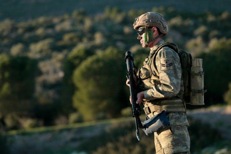 <p>Deniz Kuvvetleri Komutanlığı tarafından planlanan, Deniz Harp Merkezi Komutanlığı'nda kurulan tatbikat kontrol merkezi tarafından sevk ve idare edilen Mavi Vatan 2019 Tatbikatı'nın Foça bölümü, Foça Deniz Üssü Komutanlığı'na bağlı savaş gemilerinin denize açılmasıyla başladı.</p>

<p> </p>
