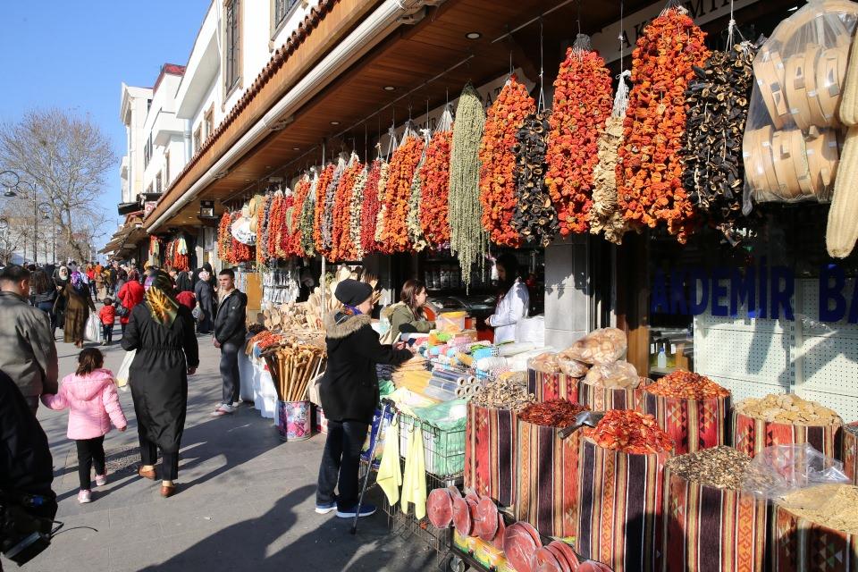 <p>Teröristlerin saldırısında, şehrin ilk Osmanlı eseri Fatih Paşa (Kurşunlu) Camisi'nde çıkan yangın nedeniyle büyük çapta hasar oluştu. Tarihi Fatih Paşa, Arap Şeyh, Hacı Hamit ve Hasırlı camileri ile Ermeni Katolik, Ermeni Protestan, Surp Giragos ile Mar Petyun Keldani kiliseleri çevresinde teröristlerce çok sayıda patlayıcı tuzaklanması sonucu zarar gördü.</p>

<p> </p>
