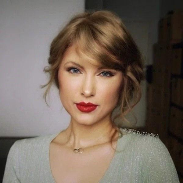 <p><strong>Taylor Swift</strong></p>
