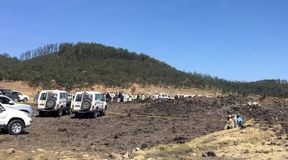 <p>Etiyopya Hava Yollarına ait 149 yolcusu ve 8 mürettebatı olan Boeing 737 tipi yolcu uçağı düştü. Uçağın havalandıktan sadece 6 dakika sonra, başkent Addis Ababa'nın 50 km güneydoğusuna düştüğü açıklandı.</p>
