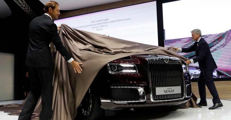 <p>NAMI’nin Alman Porsche markasının mühendislik desteğiyle geliştirip ürettiği 4.4 litre hacimli V8 benzinli motor yer alıyor.<br />
<br />
Elektrik motoru desteğiyle toplamda 600 beygir güç üretiyor.</p>