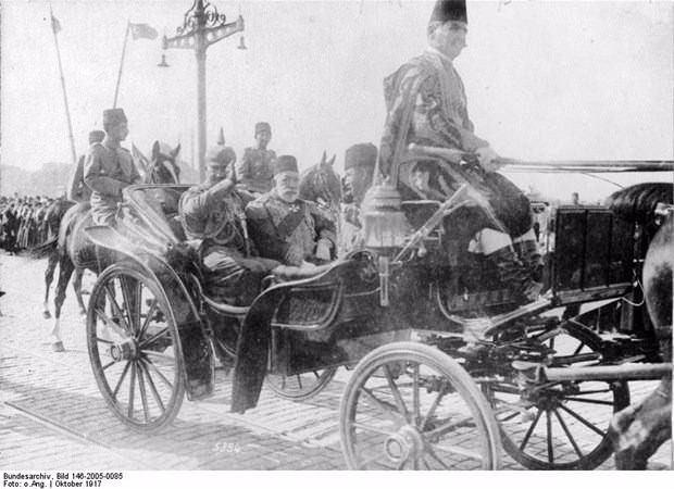 <p>Sultan V. Mehmed ve İstanbul ziyaretine gelen Alman Kayseri II. Wilhelm</p>

<p> </p>
