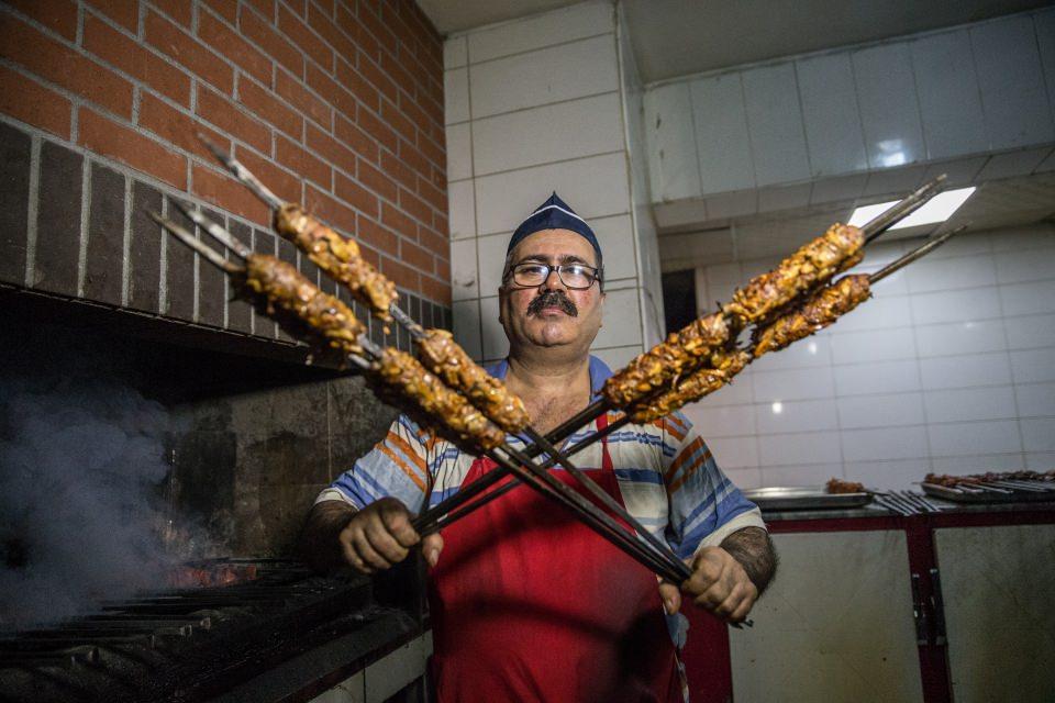 <p>Keme kebabının sadece bu dönemde bulunduğunu vurgulayan Duran, "Köylüler aracılığıyla toplayıp kebap haline getiriyoruz. Müşterilerimiz de yoğun ilgi gösteriyor. </p>
<p> </p>