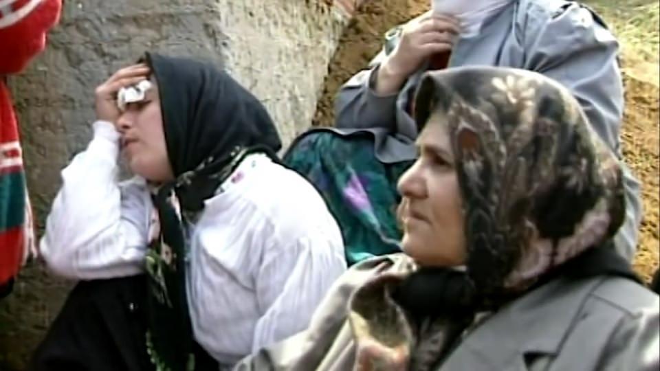 <p>Ümraniye faciasında yakınlarını kaybeden insanlardan bazıları.</p>