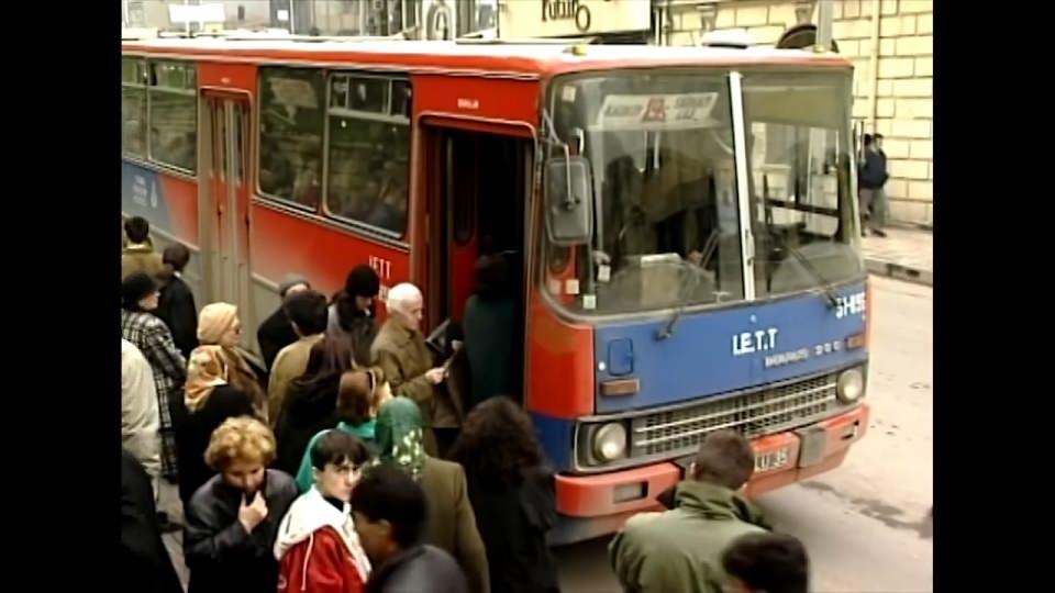 <p>1994 öncesinde sadece bin 596 aracı olan İETT'ye birbiri ardına toplu alımlar yapılarak filosu güçlendirildi ve yenilendi.</p>

