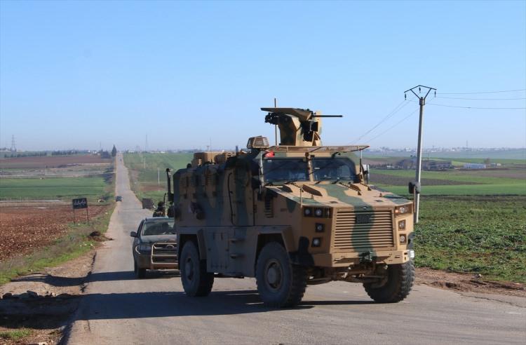 <p>Halkın yoğun ilgisi karşısında güvenlik görevlileri zaman zaman zor anlar yaşadı.</p>