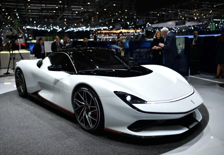 <p>Pininfarina 'Battista' elektrikli konsept otomobili</p>
