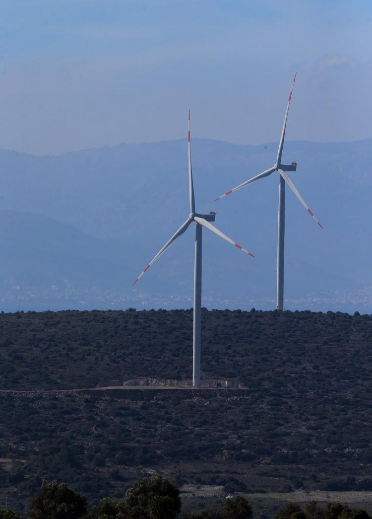 <p>Türkiye'nin son yıllarda atağa geçen rüzgar enerjisi beraberinde yeni sektörlere de iş imkanı sağlıyor.</p>
