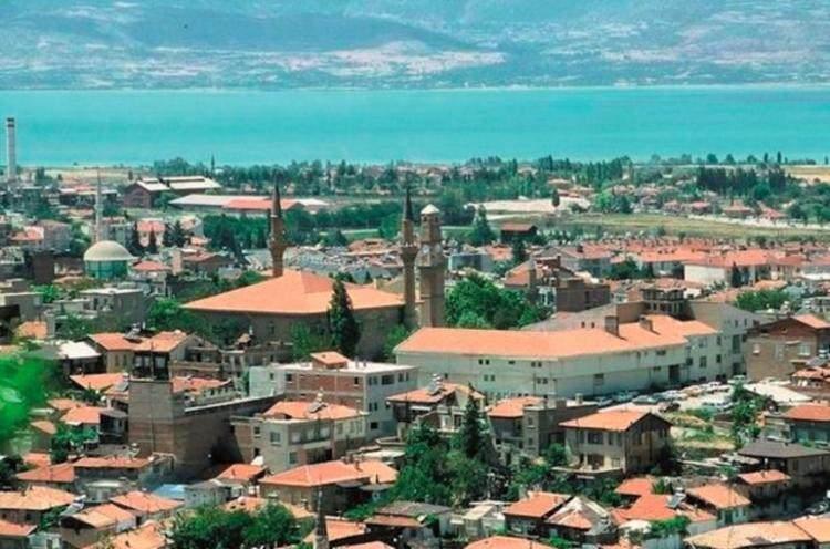 <p>BURDUR<br />
<br />
%41 Galatasaray<br />
%33 Fenerbahçe<br />
%14 Beşiktaş</p>

<p> </p>
