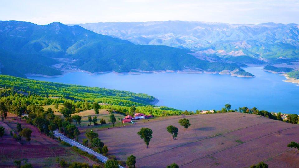 <p>Mevsimsel olarak çalışmaların bahar aylarından kar yağışının başladığı mevsime kadar devam ettiğini aktaran Mengi, bu yılki çalışmaların nisan ve mayıs aylarında başlayacağını belirtti.</p>

<p> </p>
