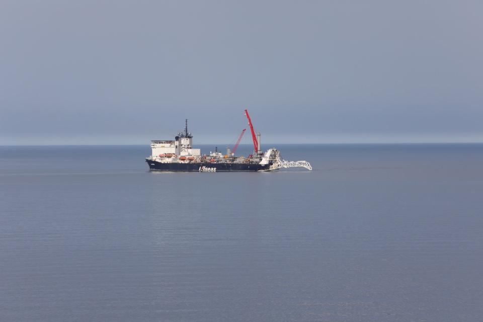 <p>Yazıcı, Rus gazını T&uuml;rkiye ve Avrupa&rsquo;ya taşıyacak 31,5 milyar metrek&uuml;p kapasiteli T&uuml;rkAkım hattının Kıyık&ouml;y&rsquo;de devam eden gaz alım terminali inşaatına ilişkin AA muhabirine değerlendirmelerde bulundu.</p>

<p>&nbsp;</p>
