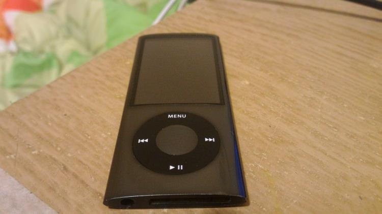 <p>iPod nano(5. nesil)</p>

<p>Durum bu iPhone nano nesli için de çok farklı değil; kullananlar için iyi haberlerimiz yok!</p>
