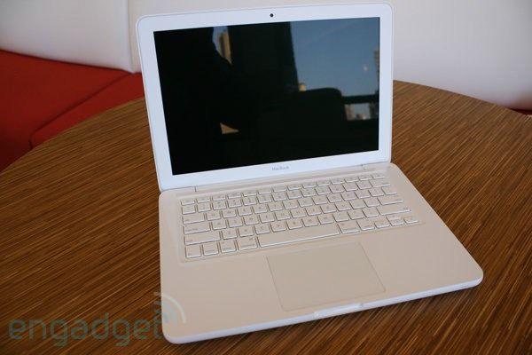 <p>Halihazırda artık desteklenmeyen Macbook'lar da var. </p>

<p>MacBook (13 inç, 2009 Ortası)</p>

