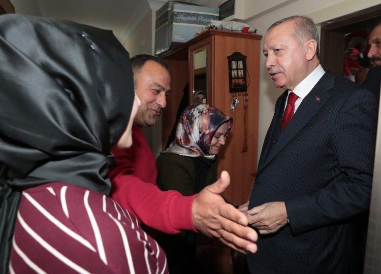 <p>Cumhurbaşkanı Recep Tayyip Erdoğan, Gölbaşı Karanfil Caddesi’nde düzenlenen toplu açılış töreninde konuştu. </p>
