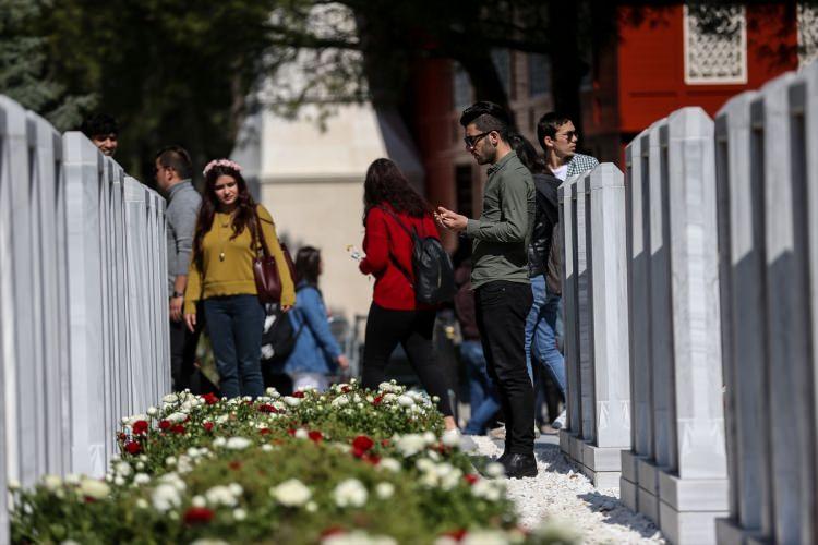 <p>Bölgede peyzaj düzenlemesi yapılmasının yanı sıra belirlenen kısımlar yeşillendirildi.</p>
<p> </p>