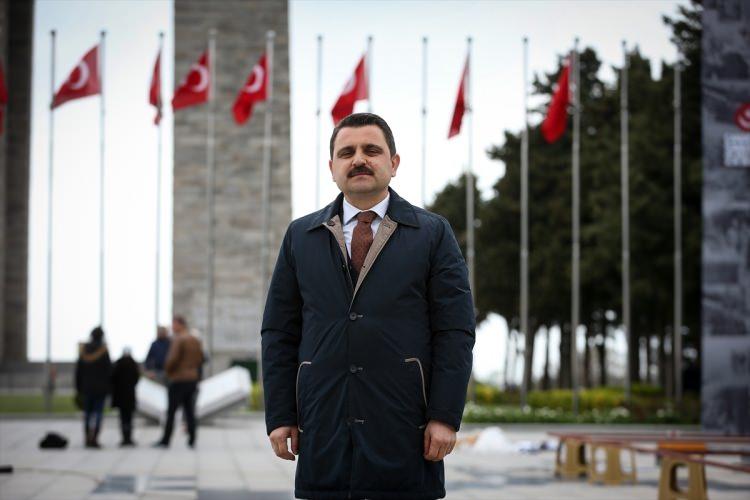 <p><strong>"Buraya gözümüz gibi bakıyoruz"</strong></p>
<p>Çanakkale Savaşları Gelibolu Tarihi Alan Başkanı İsmail Kaşdemir, AA muhabirine, tüm hazırlıkların sona erdiğini ve tören heyecanına girdiklerini söyledi.</p>