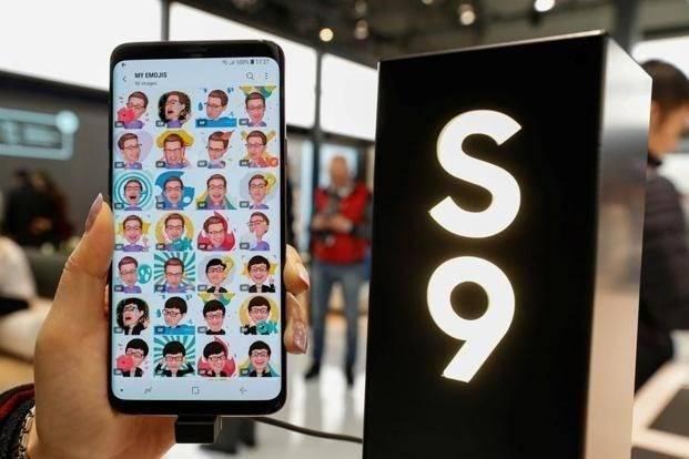 <p>Samsung Galaxy S9 (64 GB):<br />
<br />
Çıkış tarihi: Mart, 2018<br />
<br />
<span style="color:#FF8C00"><strong>Eski fiyatı: 4699 TL</strong></span></p>
