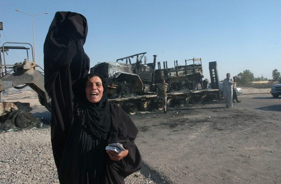 <p>ABD'nin 3 yıl öncesinde terk ettiği Irak'ta büyük yıkımlara yol açan DEAŞ, ülkenin üçte birine tekabül eden Musul, Enbar, Salahaddin vilayetleriyle Diyala ve Kerkük'ün bir kısmında hakimiyet sağladı.</p>
<p>Irak güçleri, girdiği amansız savaşta Salahaddin kent merkezi Tikrit'i 2015 yılında ABD öncülüğündeki koalisyon güçlerinin hava saldırıları desteğiyle DEAŞ'tan geri aldı. Irak yönetimi, 2016'da da Enbar'a bağlı Felluce'de kontrolü yeniden sağladı.</p>