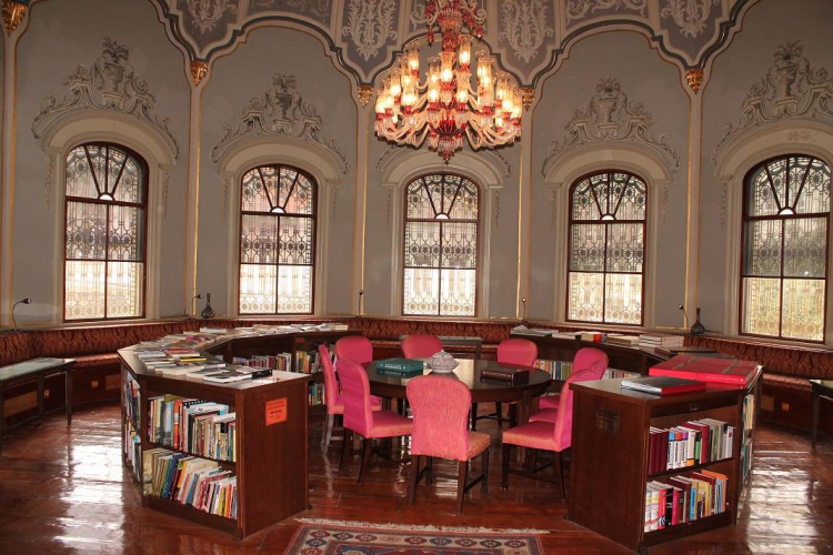 <p><strong>Ahmed hamdi tanpınar kütüphanesi</strong>- <span style="color:#800080"><strong>İstanbul</strong></span></p>
