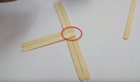 <p>Dondurma çubuklarının son hali böyle. Şimdi bir sonraki adıma geçelim.</p>
<p> </p>