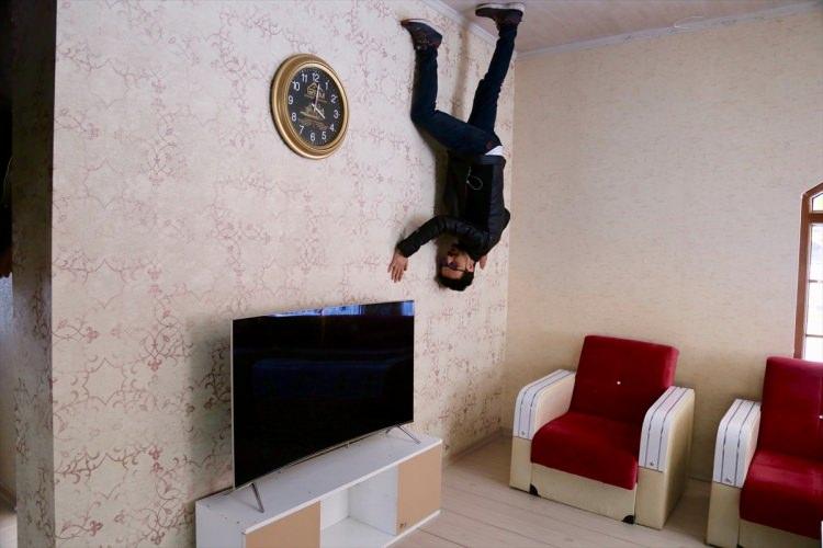 <p>Çok iyi ve olumlu tepkiler aldık. Günlük 6 binin üzerinde ziyaretçi villayı gezdi. Girenler bol bol fotoğraf çektirdi, çoğunun da başının döndüğüne şahit olduk. Hatta ters ev talebinde bulunanlar da oldu."</p>
<p> </p>