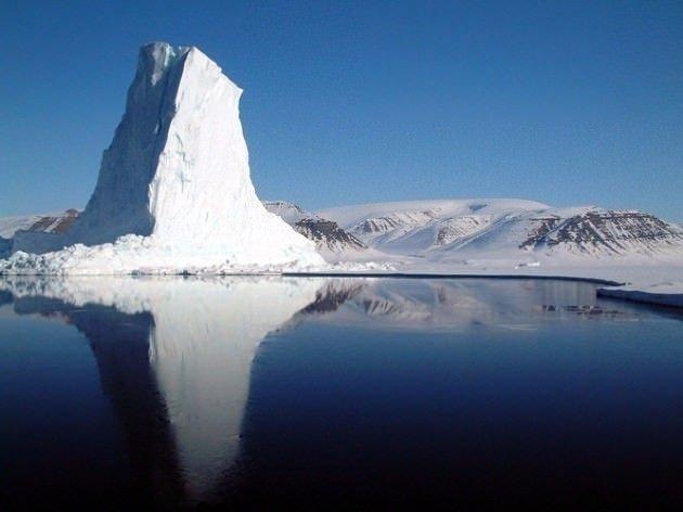 <p>Bugüne kadar ölçülmüş en büyük buz dağı, 200 mil uzunluğunda ve 60 mil genişliğindedir ve Belçika’dan daha büyük bir yüzölçümüne sahiptir.</p>
<p> </p>