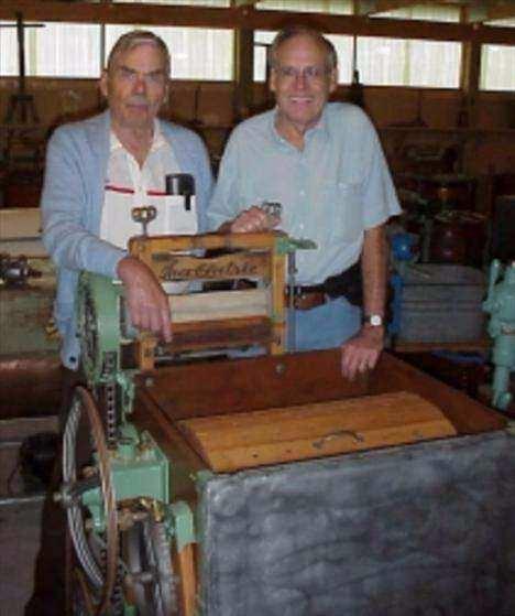 <p>İlk çamaşır makinesi 1907 yilinda Hurley Machine Co. Tarafından pazarlandı.</p>
<p> </p>