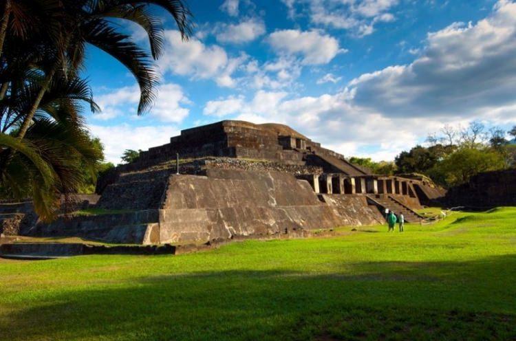 <p>El Salvador/90 gün vizesiz.</p>