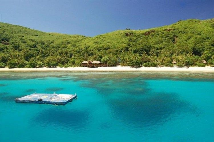 <p>Fiji/120 gün vizesiz.</p>