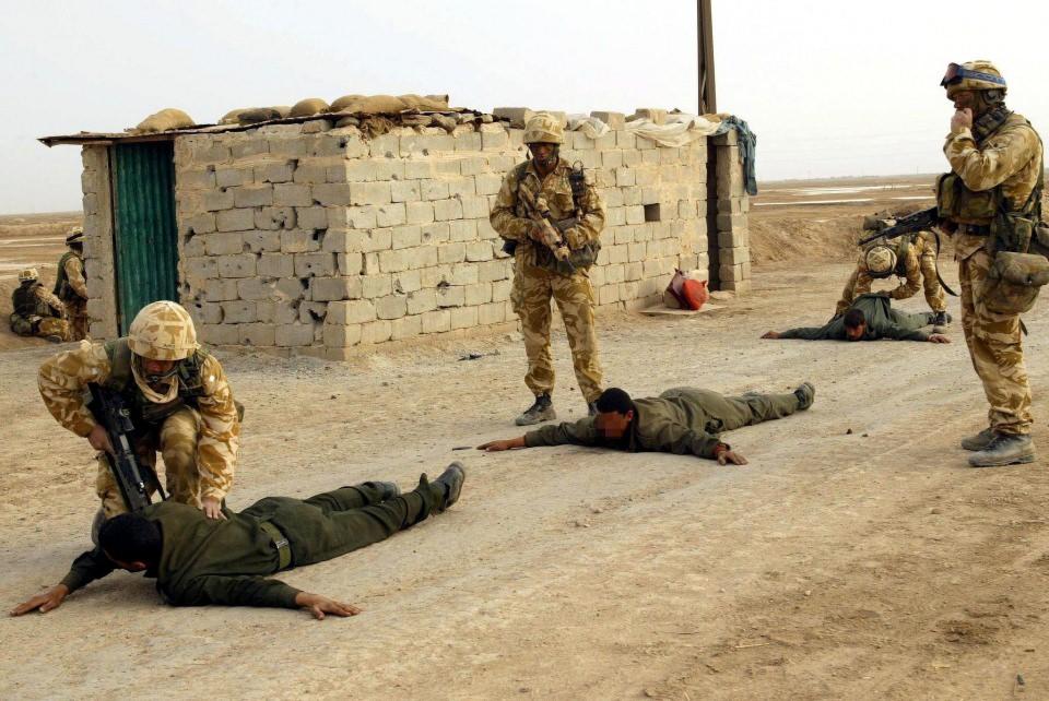 <p>İngiliz askerleri 22 Mayıs 2011'de, ABD askerleri ise aynı yıl 18 Aralık'ta Irak'tan ayrıldı.</p>
<p> </p>