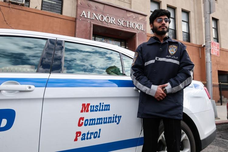 <p>MCP'ye karşı sosyal medyada kullanılan İslamofobik söylemlere de göndermede bulunan Adams, New York'taki Yahudi toplumunun da kendi özel devriyesi olduğunu hatırlattı.</p>

<p> </p>
