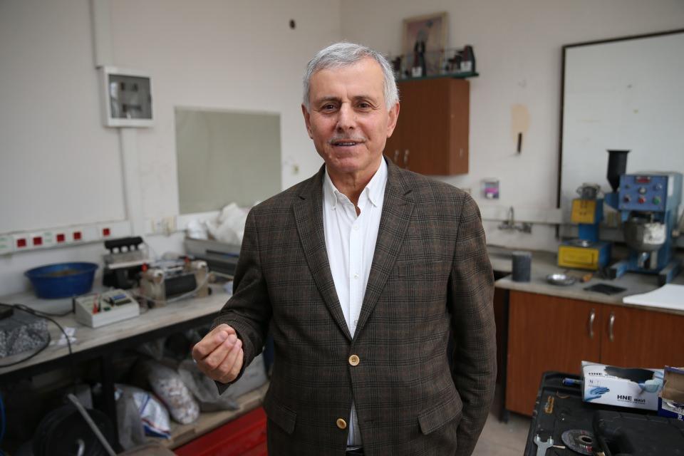 <p> Dolayısıyla bu ısı sayesinde oluşacak kar ve buzun erimesi yapıya yüzeye zarar vermemiş oluyor. Böylece zeminin servis ömrünü dayanıklığı daha uzun ömürlü olmasını sağlamaktayız."</p>
