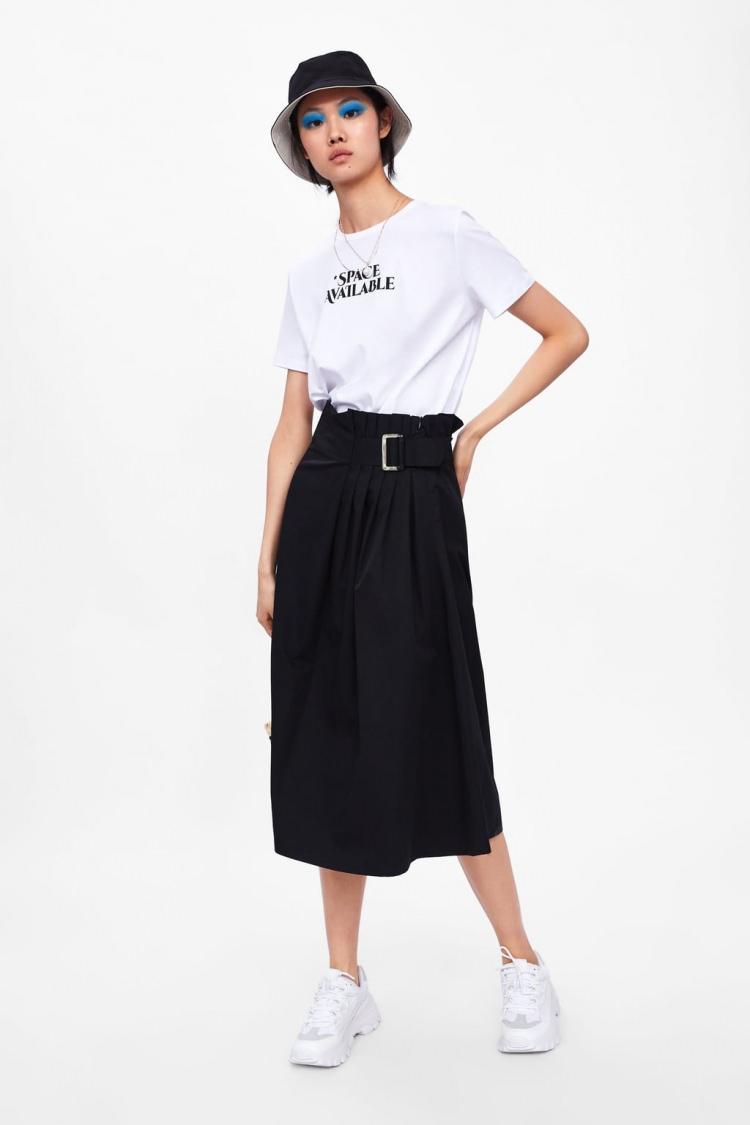 <p><strong><span style="color:#800080">Zara -</span> 69.95 TL</strong></p>
