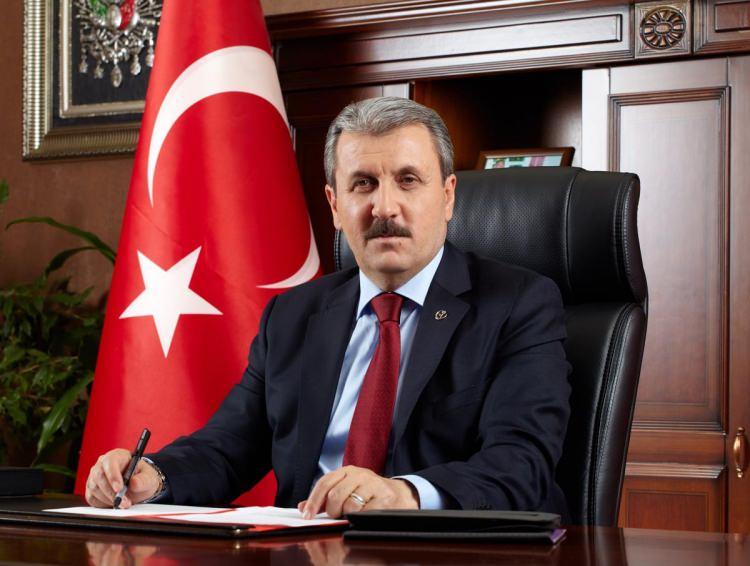 <p>BBP Genel Başkanı Mustafa Destici Ankara Keçiören'deki Fethiye Kemal Mumcu Anadolu Lisesi'nde oyunu kullanacak.</p>